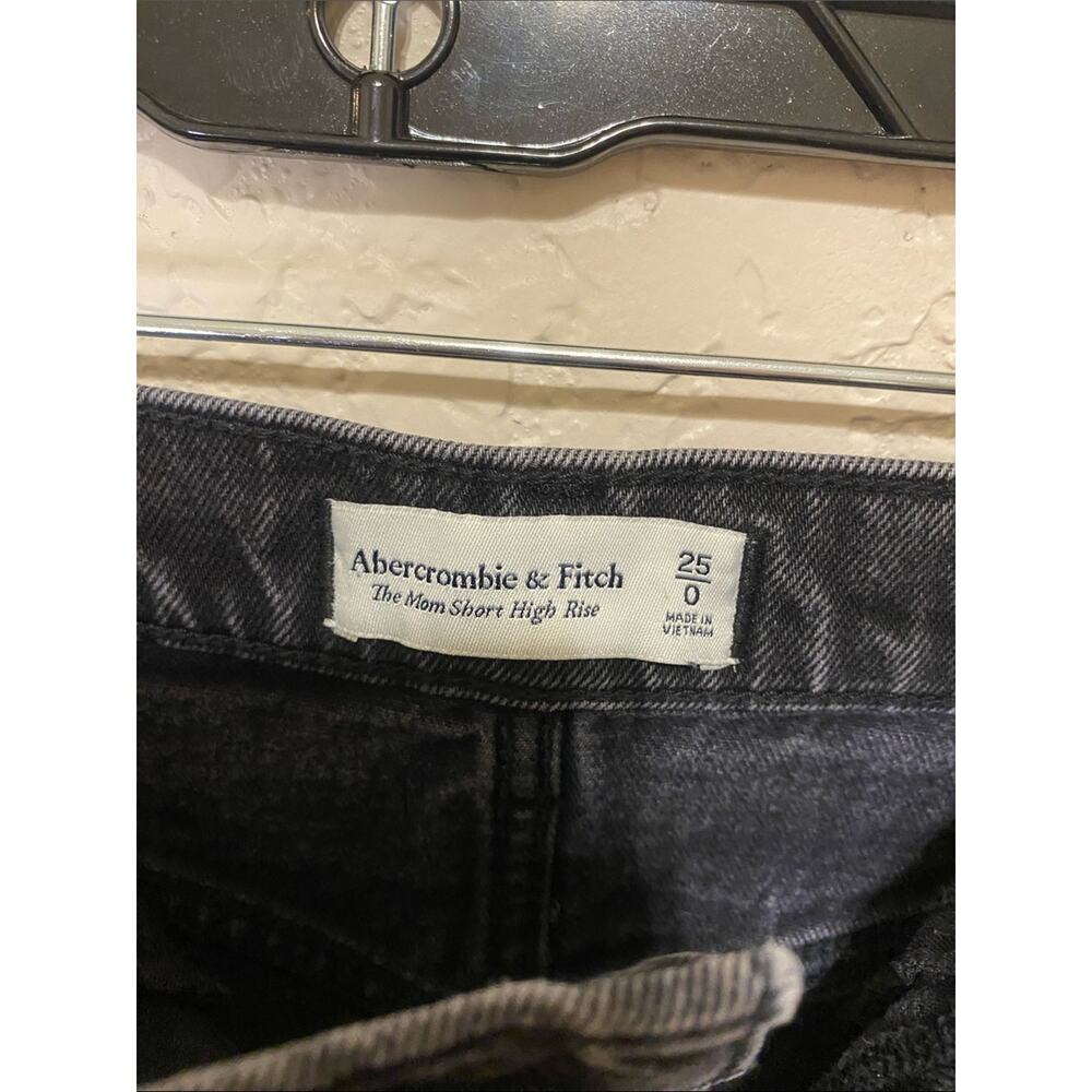 Abercrombie & Fitch Mom Shorts High Rise Washed Black Denim 25” or size 0 - Picture 2 of 4